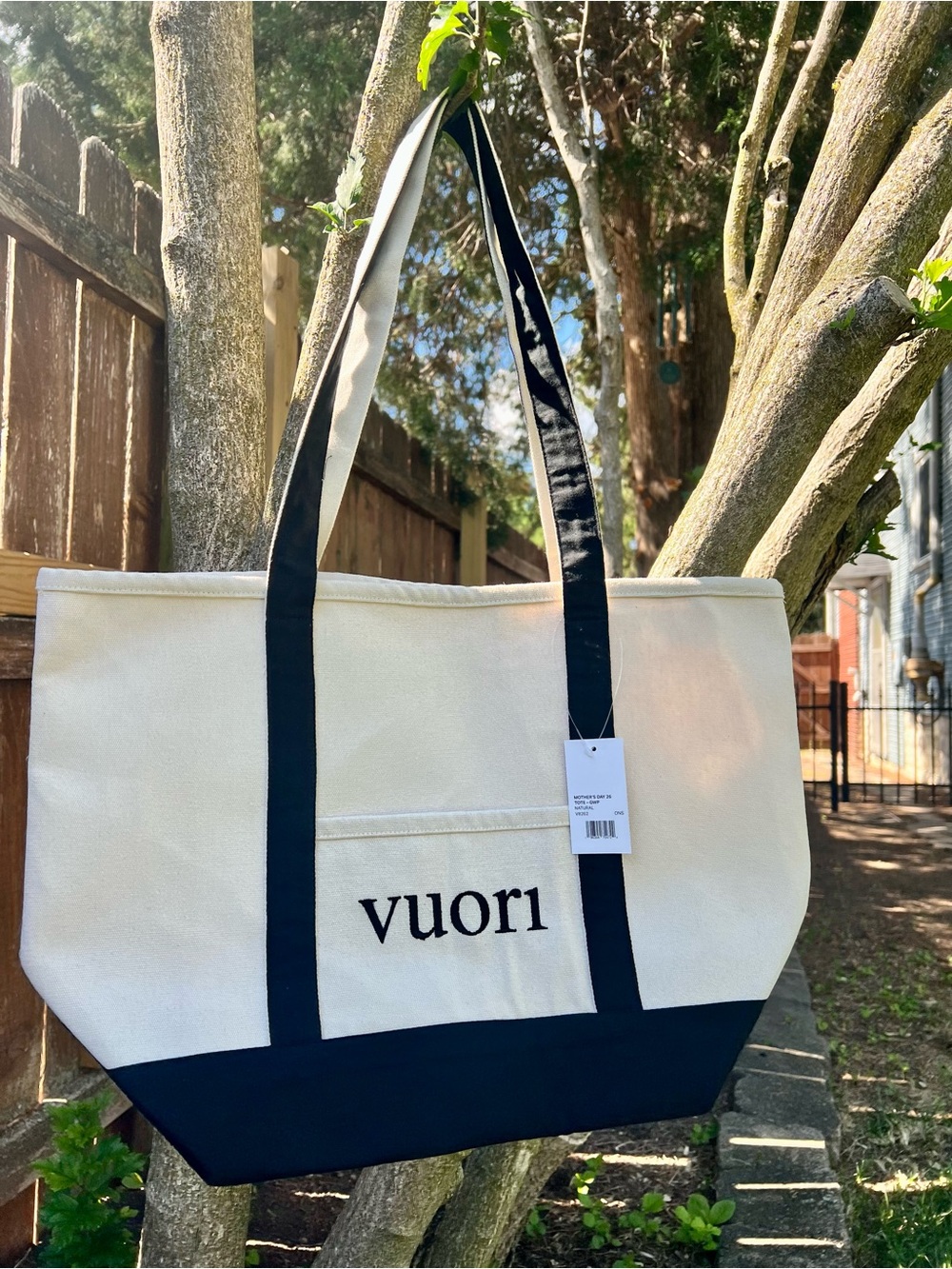 NWT Large VUORI Tote Bag Canvas Bookbag Campus Athleisure Mothers Day 2026 B&W